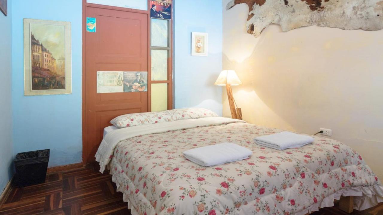 Quarto Duplo Standard com Banheiro Compartilhado