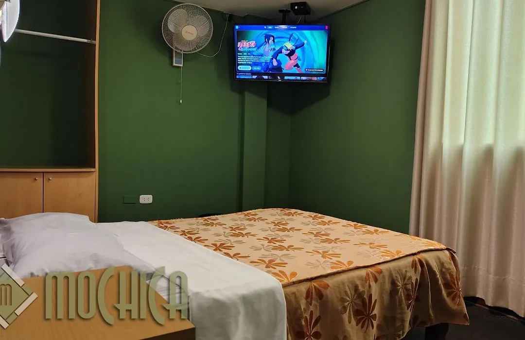 Hostal Residencial Mochica-1
