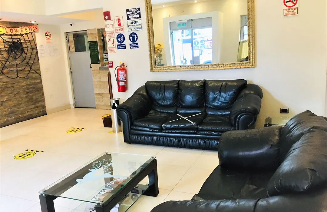 Hostal Carlos Tenaud-1