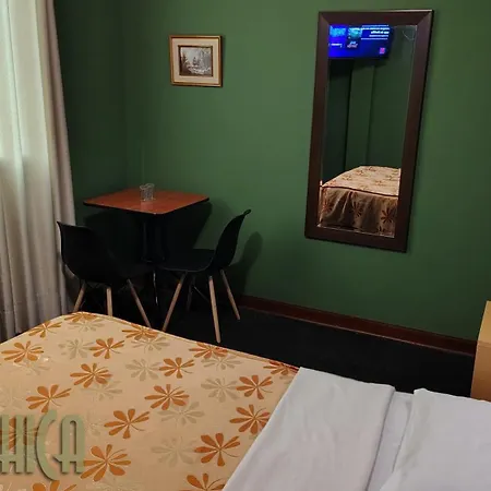 Hostal Residencial Mochica-3