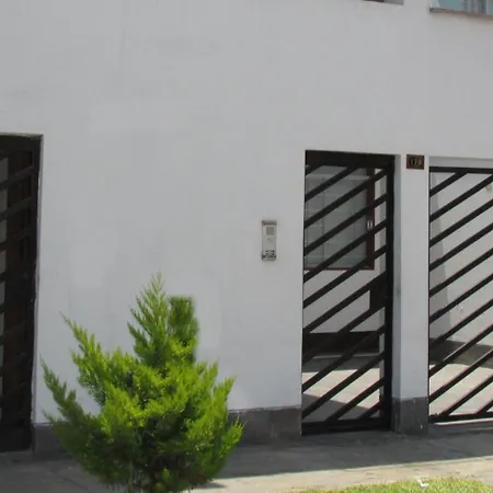Kangaroo Wasi Airport Bed & Breakfast-3