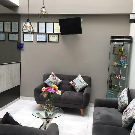 Hostal Parisuite-3